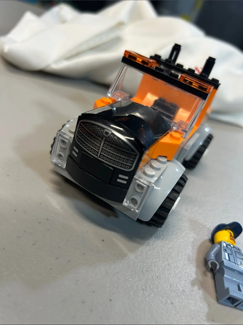 Lego 60435 City Tow Truck and Sports Car Repair